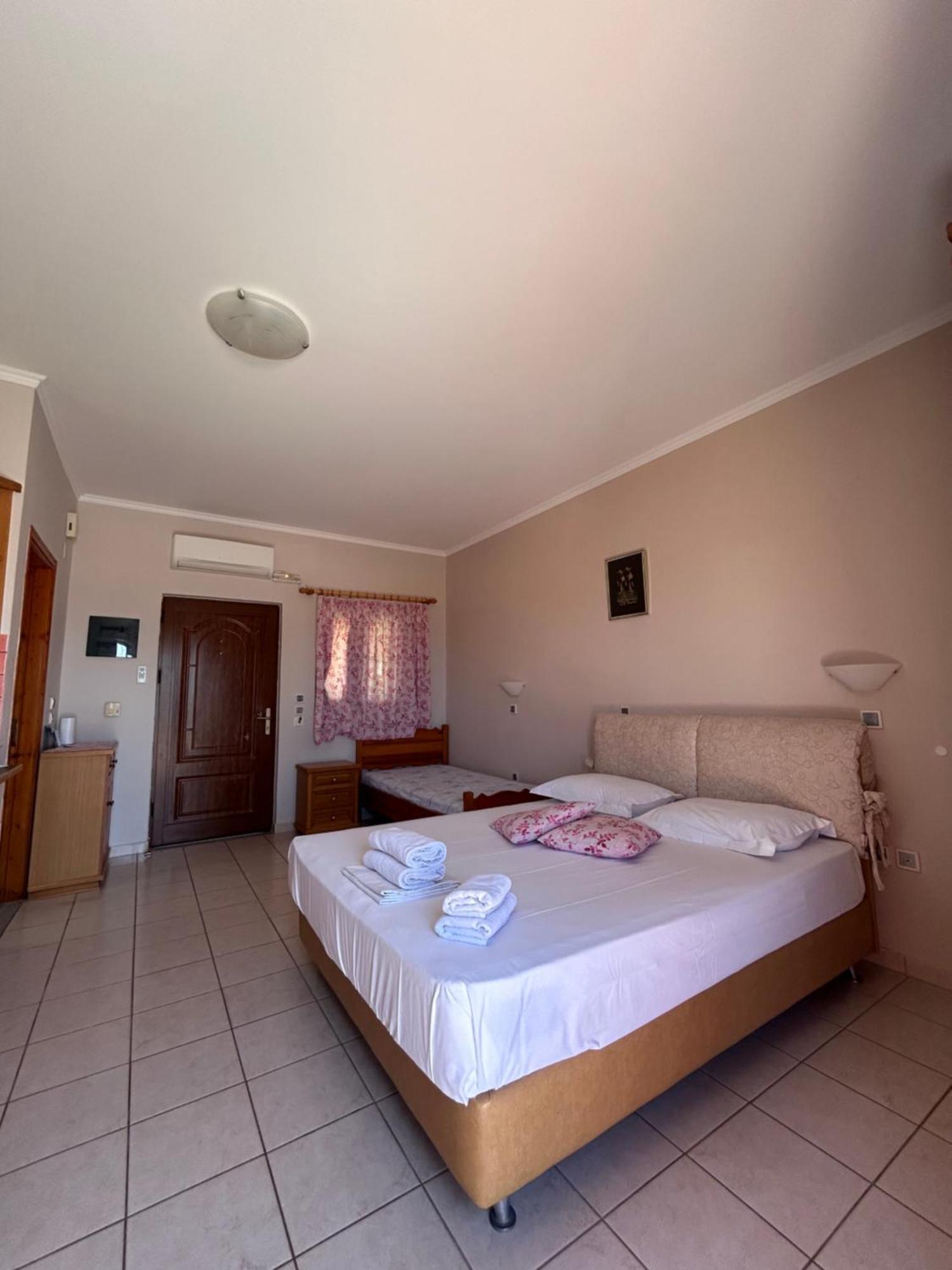 Dimitra Rooms Lefkada City Exterior photo